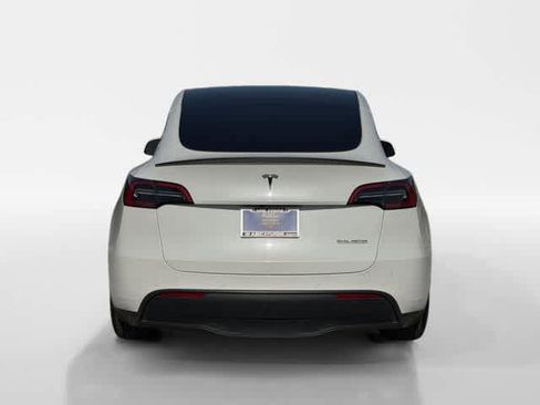 Used 2022 Tesla Model Y Performance image 10