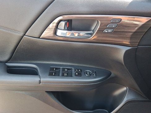 Used 2016 Honda Accord EX-L image 12
