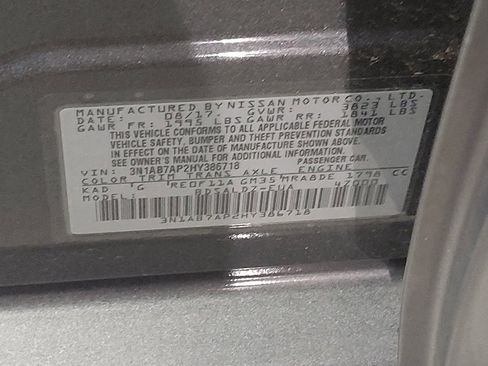 Used 2017 Nissan Sentra SV FWD image 33