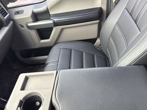 Used 2016 Ford F150 XLT w/ Equipment Group 302A Luxury AWD/4WD image 8