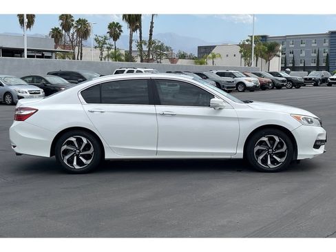 Used 2017 Honda Accord EX image 7