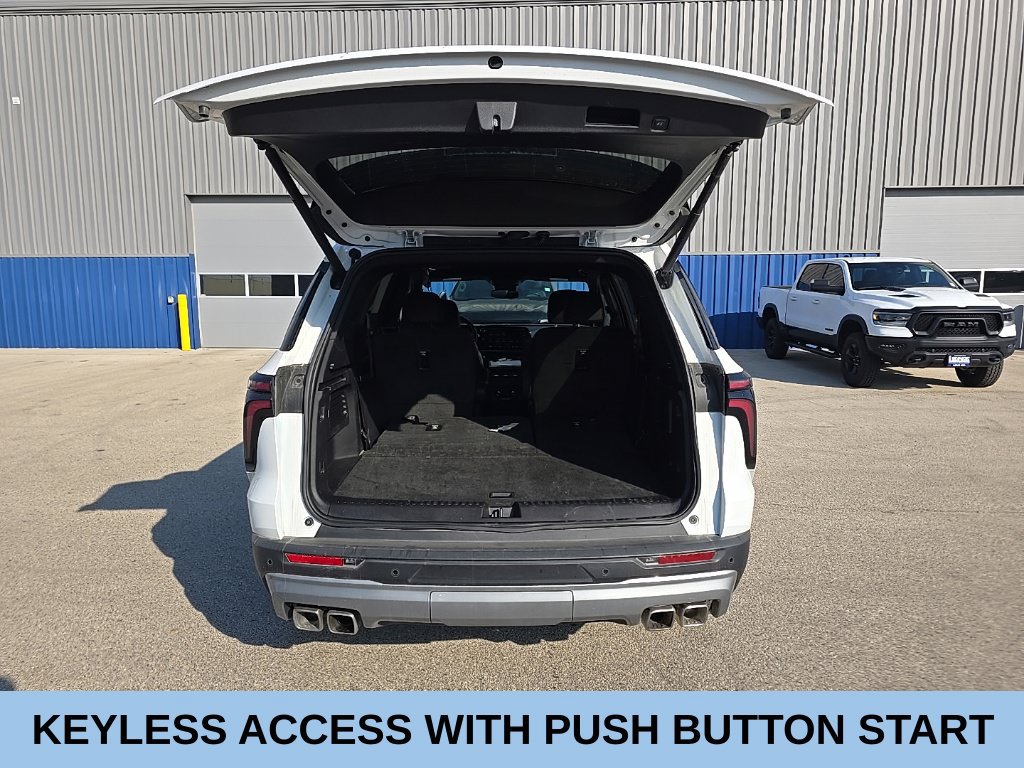 Used 2026 Chevrolet Traverse LT AWD/4WD image 6