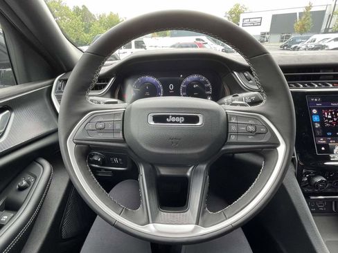 New 2025 Jeep Grand Cherokee Altitude image 34