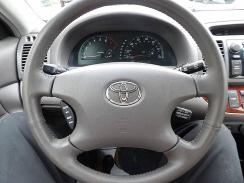 Used 2003 Toyota Camry XLE FWD image 11