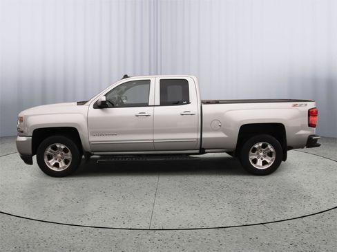 Used 2017 Chevrolet Silverado 1500 LT w/ All Star Edition image 18
