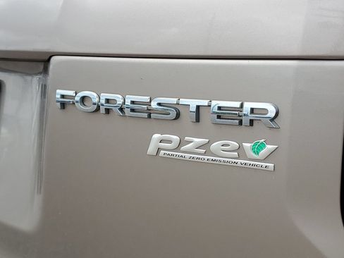 Used 2016 Subaru Forester 2.5i Premium AWD/4WD image 7