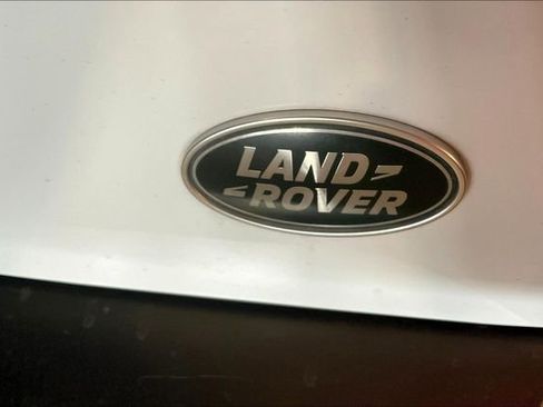 Used 2022 Land Rover Defender 90 X-Dynamic S image 8