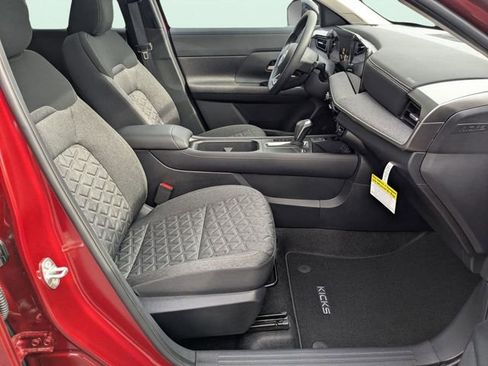 New 2026 Nissan Kicks SV w/ SV Premium Package FWD image 32