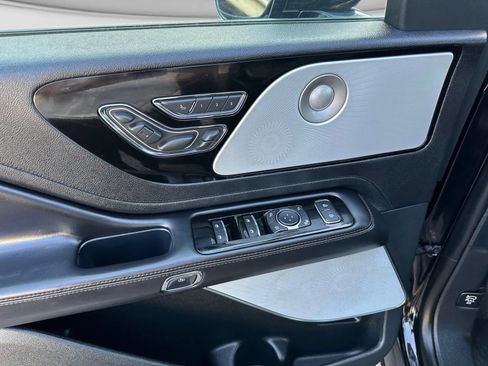 Used 2021 Lincoln Aviator Reserve w/ Equipment Group 210A AWD/4WD image 10