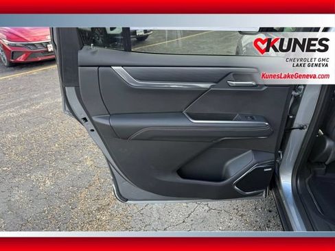 New 2026 GMC Acadia Elevation w/ Elevation Premium Package AWD/4WD image 17