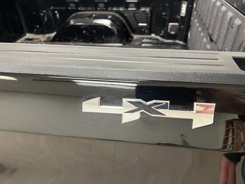 Used 2025 GMC Sierra 1500 SLT AWD/4WD image 64