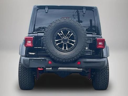 Used 2025 Jeep Wrangler Unlimited Rubicon AWD/4WD image 5