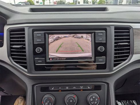 Certified 2022 Volkswagen Atlas SE image 28