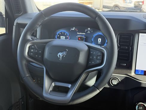 New 2025 Ford Bronco Badlands image 18