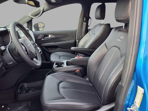 New 2026 Chrysler Pacifica Select image 20