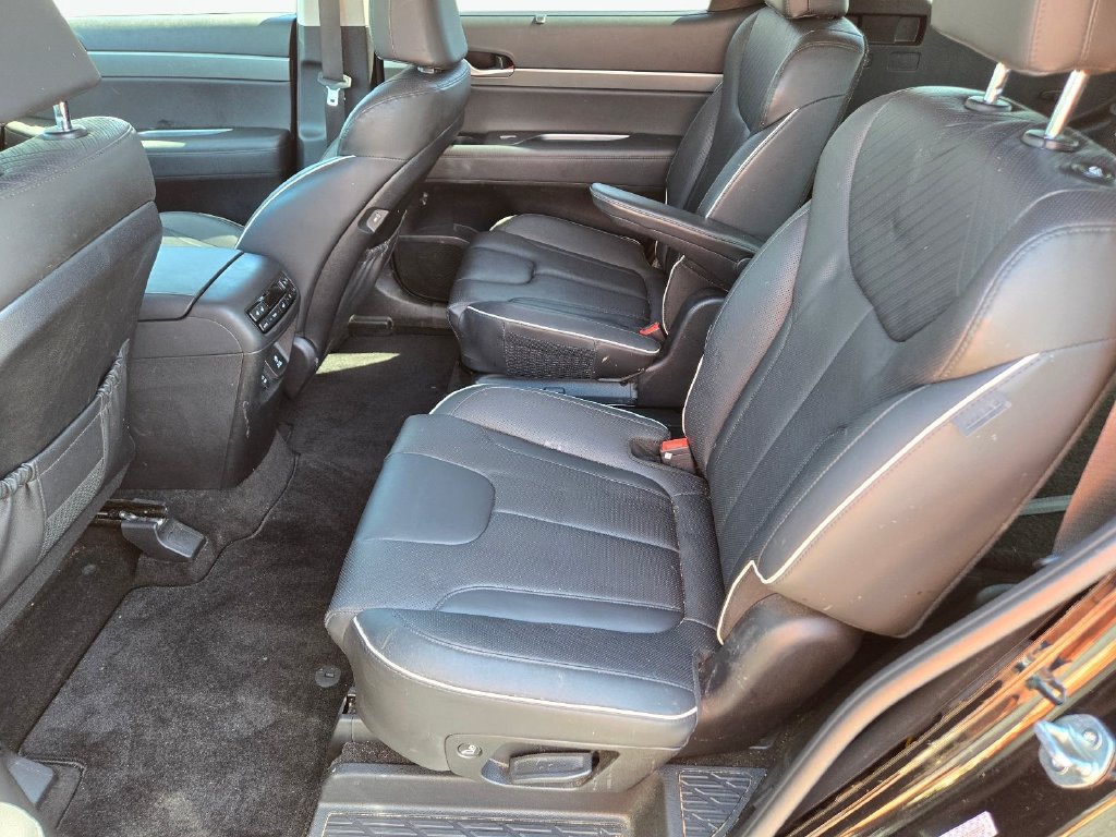 Used 2023 Hyundai Palisade SEL w/ Premium Package FWD image 18