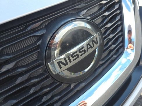 Used 2019 Nissan Rogue SV image 58