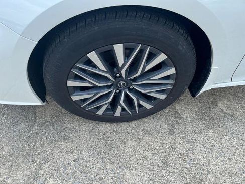 Certified 2023 Nissan Altima 2.5 SV FWD image 9