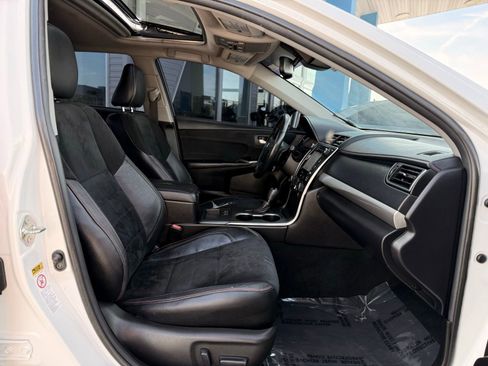 Used 2016 Toyota Camry XSE image 18