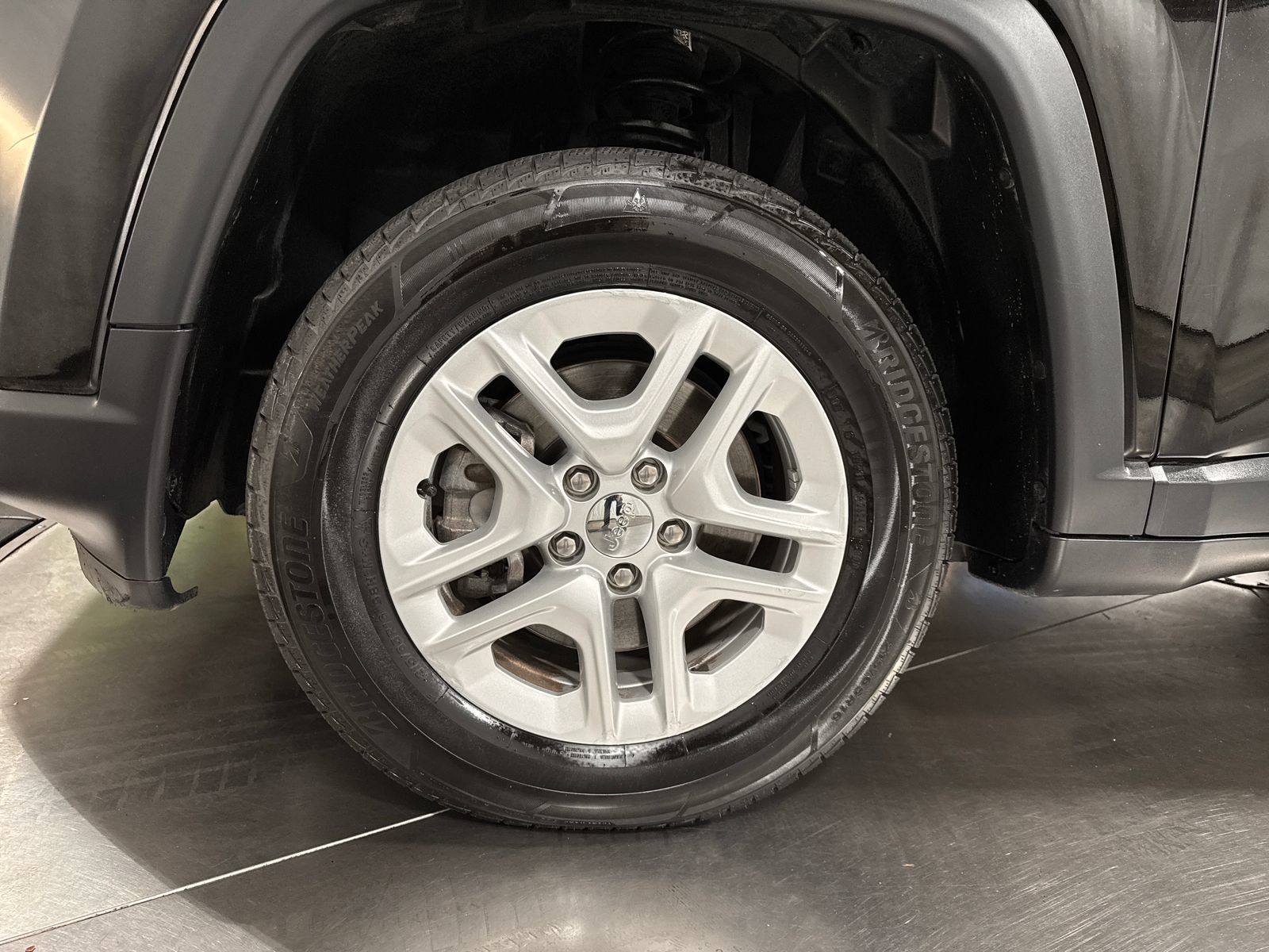 Used 2018 Jeep Compass Sport w/ Cold Weather Group AWD/4WD image 2
