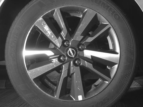 Used 2025 Nissan Versa SV FWD image 15