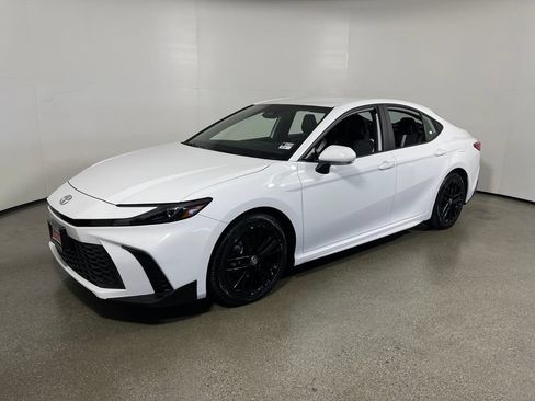 Certified 2025 Toyota Camry SE FWD image 7