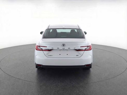 Used 2025 Toyota Camry SE image 7