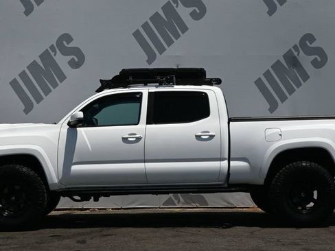 Used 2020 Toyota Tacoma TRD Sport w/ Technology Package AWD/4WD image 8