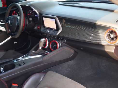 Used 2019 Chevrolet Camaro ZL1 image 17