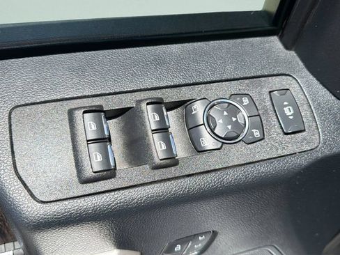 Used 2020 Ford F350 Lariat w/ Lariat Value Package AWD/4WD image 21