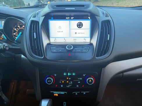 Used 2017 Ford Escape SE w/ Equipment Group 201A image 15