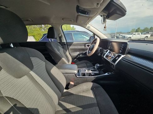 Used 2021 Kia Sorento LX AWD/4WD image 4