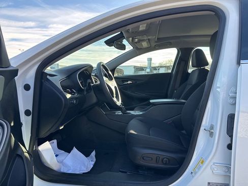 Used 2024 Chevrolet Malibu LT image 12