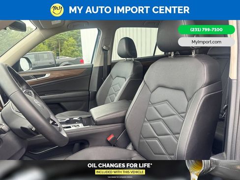 Used 2025 Volkswagen Atlas SE w/ Black Wheel Package AWD/4WD image 7