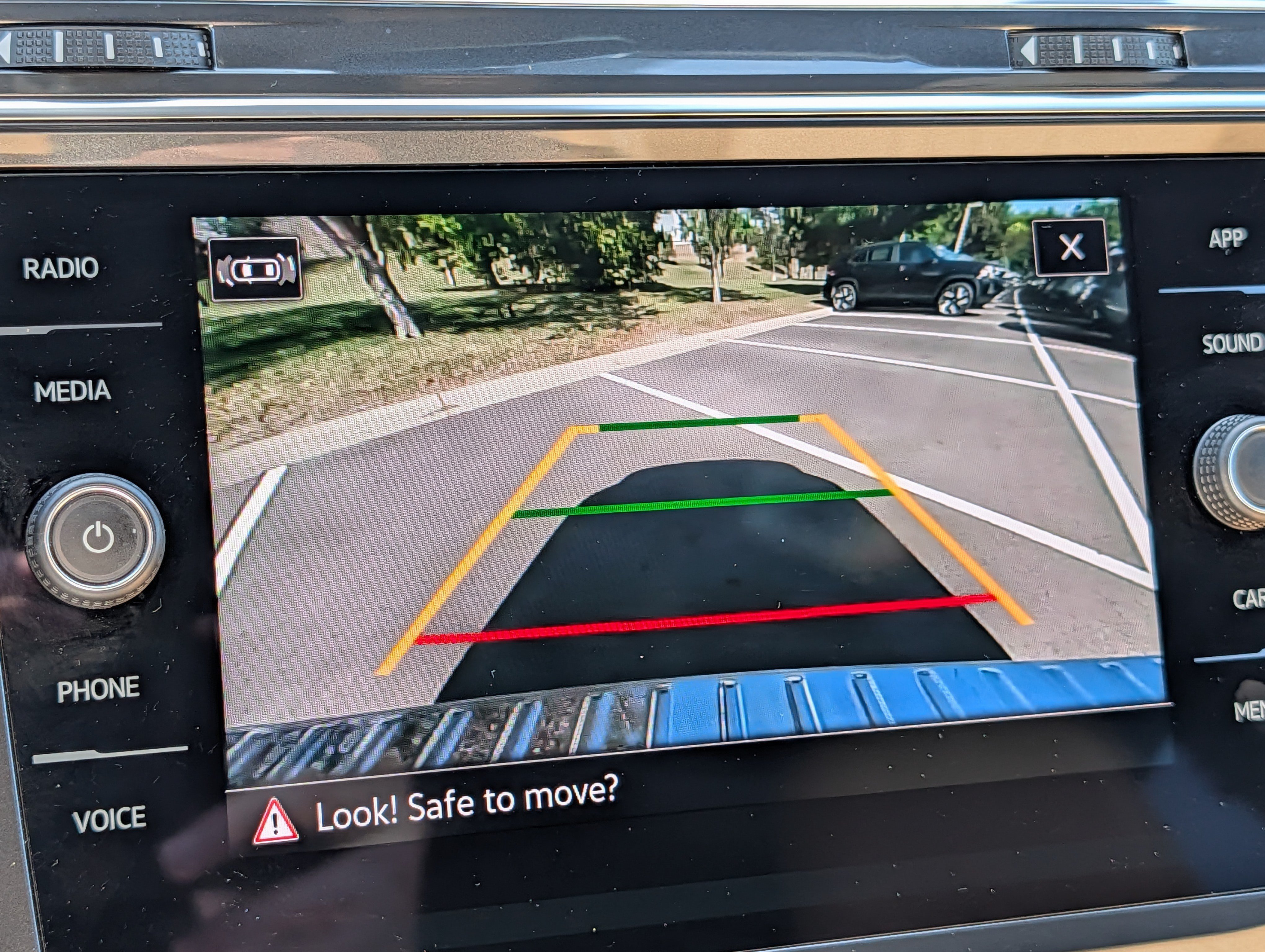 Certified 2023 Volkswagen Tiguan SE FWD image 28