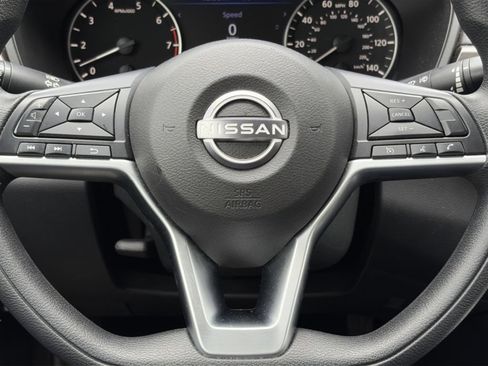 Used 2024 Nissan Altima 2.5 SV FWD image 14
