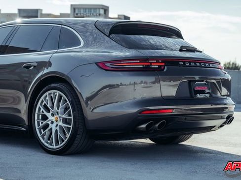 Used 2018 Porsche Panamera 4S image 57