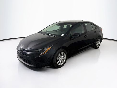 Used 2025 Toyota Corolla LE FWD image 3