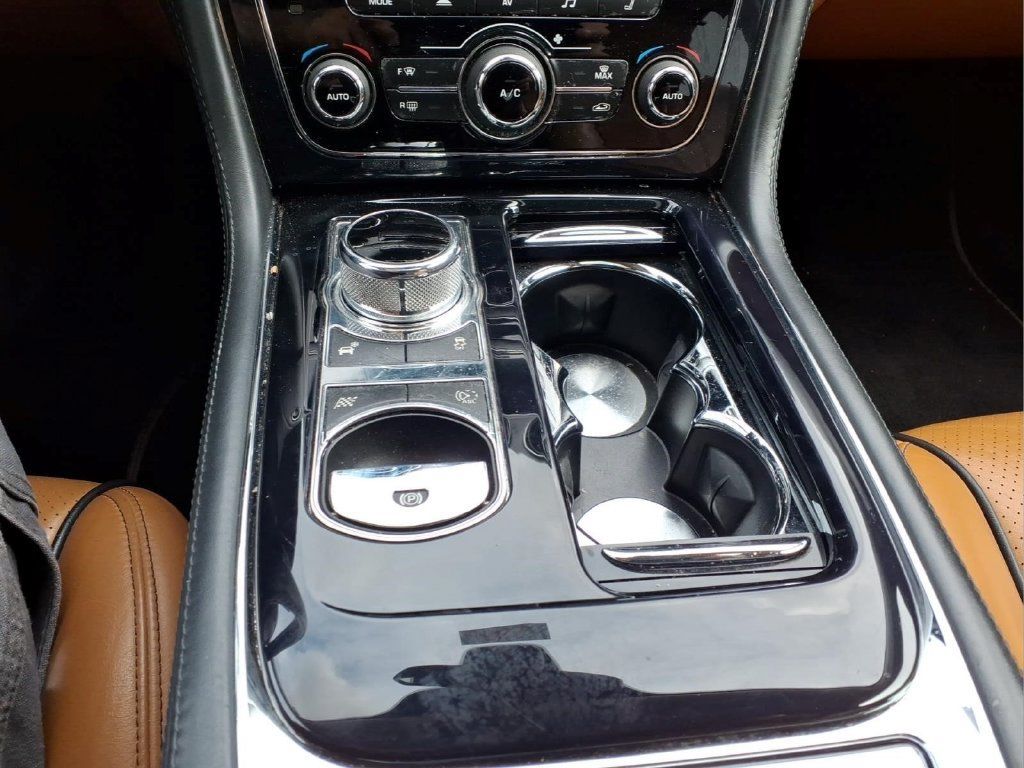 Used 2013 Jaguar XJ L Portfolio AWD/4WD image 12