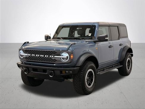 Used 2023 Ford Bronco Badlands AWD/4WD image 2