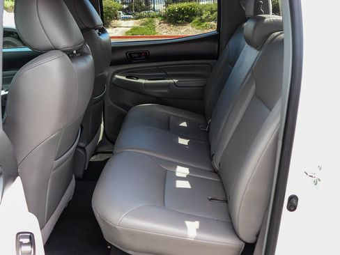 Used 2013 Toyota Tacoma 4x4 Double Cab w/ Limited Pkg image 21