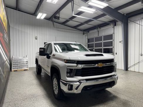 Used 2025 Chevrolet Silverado 2500 LT AWD/4WD image 20