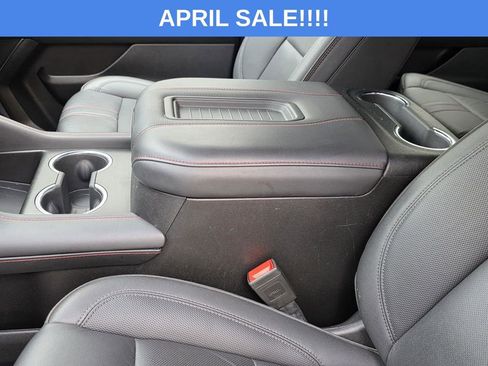 Used 2024 Chevrolet Suburban RST image 9