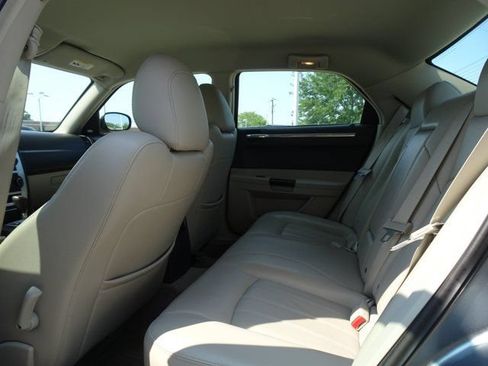 Used 2007 Chrysler 300 C RWD image 14