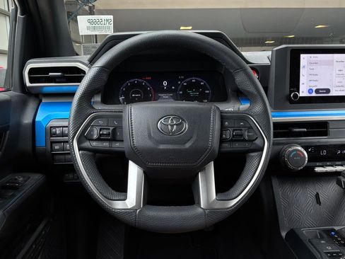 Used 2025 Toyota Tacoma TRD Off-Road AWD/4WD image 29