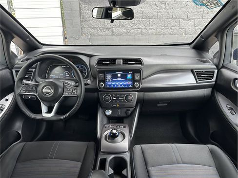 Used 2025 Nissan Leaf S FWD image 18