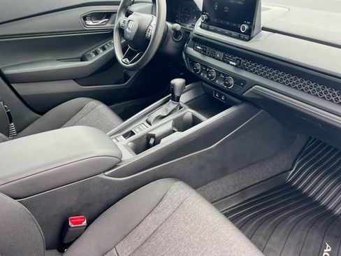 Used 2025 Honda Accord SE image 19