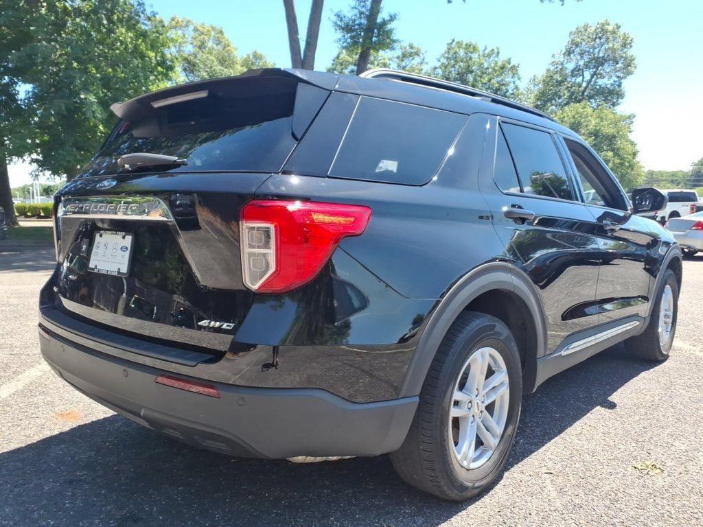 Certified 2023 Ford Explorer XLT AWD/4WD image 2