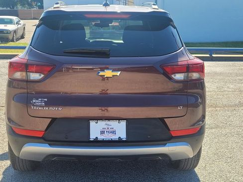 Used 2022 Chevrolet TrailBlazer LT w/ Driver Confidence Package FWD image 5