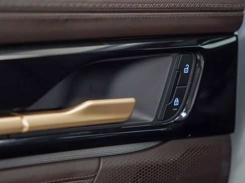 Certified 2024 Porsche Panamera 4 image 15